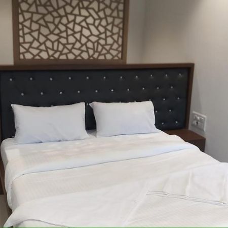 Dukes Plaza Hotel Кальян Екстер'єр фото
